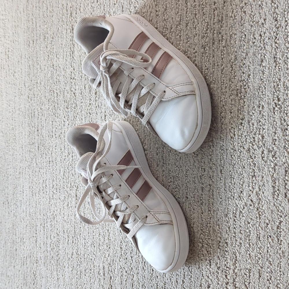 ▪️Adidas Unisex-Child Grand Court Tennis Shoe▪️